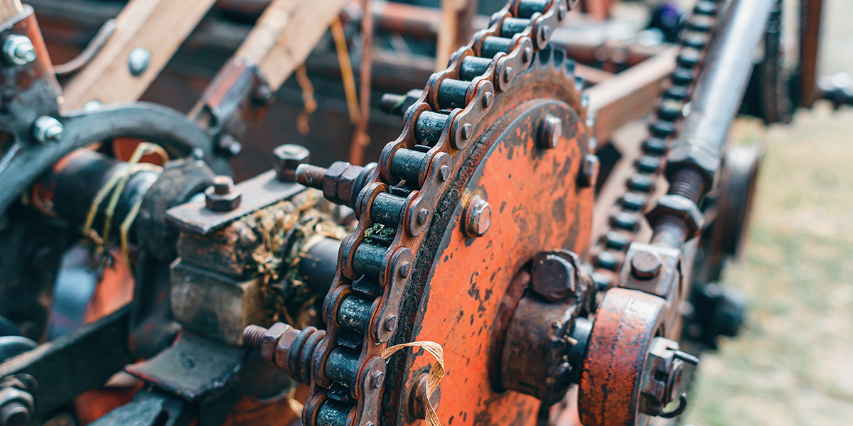 How to oil chains with an automatic oiling system