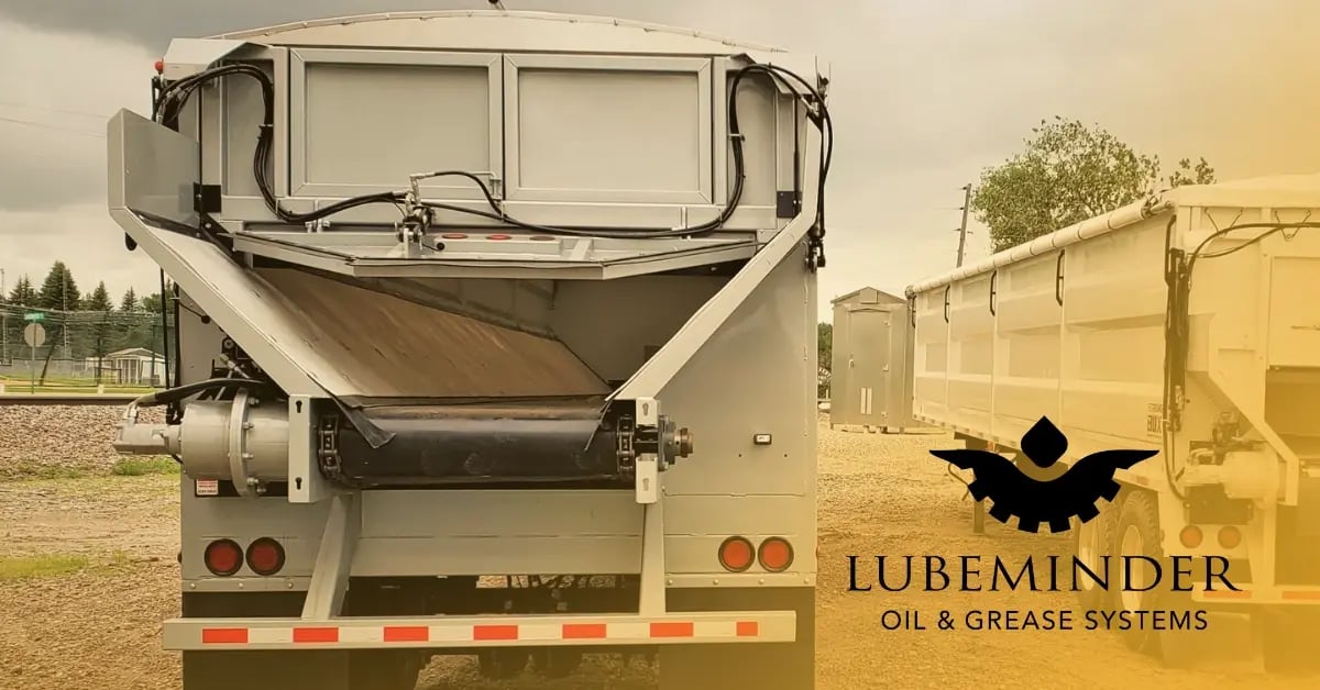 Live bed trailer lubrication solution for