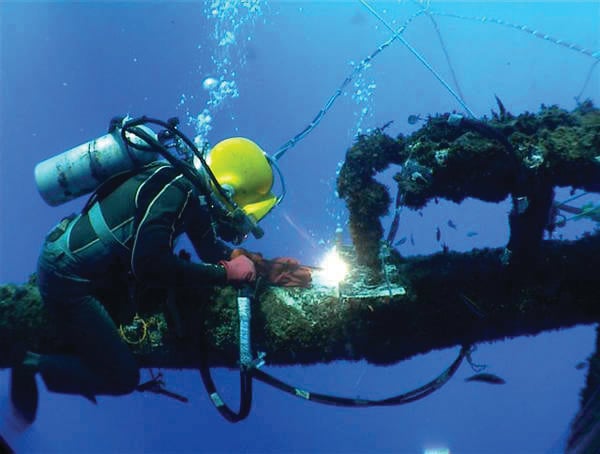 oil-rig-diver