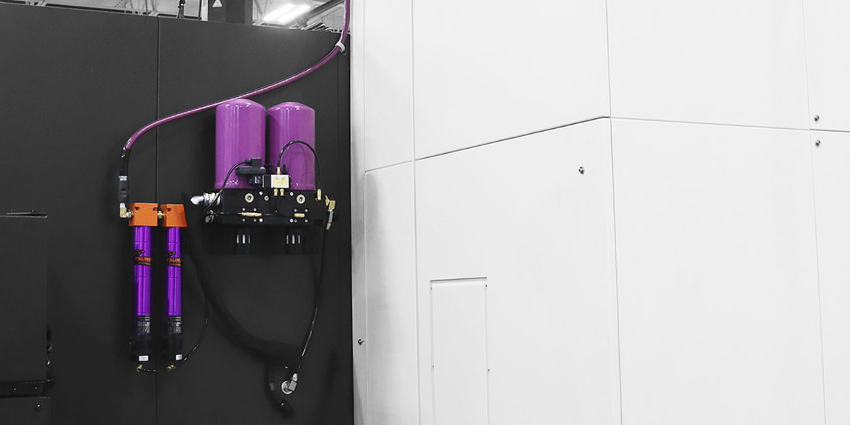 tsunami industrial point of use air dryer_tusnami pure 10 mounted to makino