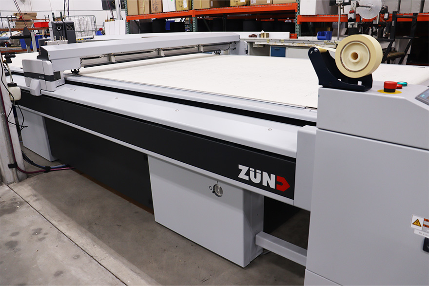 zund_machine_for_industrial_covers